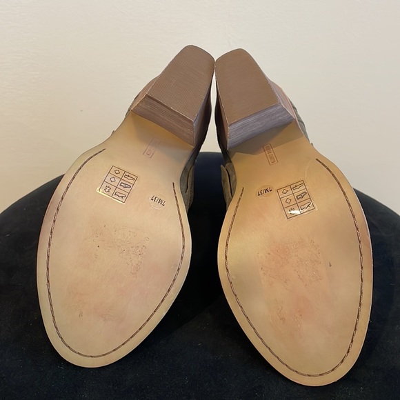 Vince Camuto Bootie - Olive Green NWOT - Picture 10 of 10